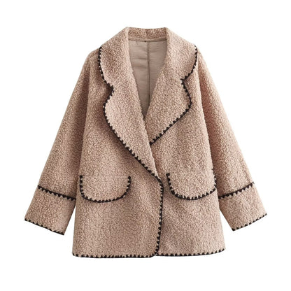 Loose casual lambswool coat with large lapels and stitching